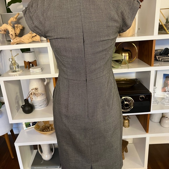 Jcrew dress with pockets and a slit in size 2 - Picture 4 of 8